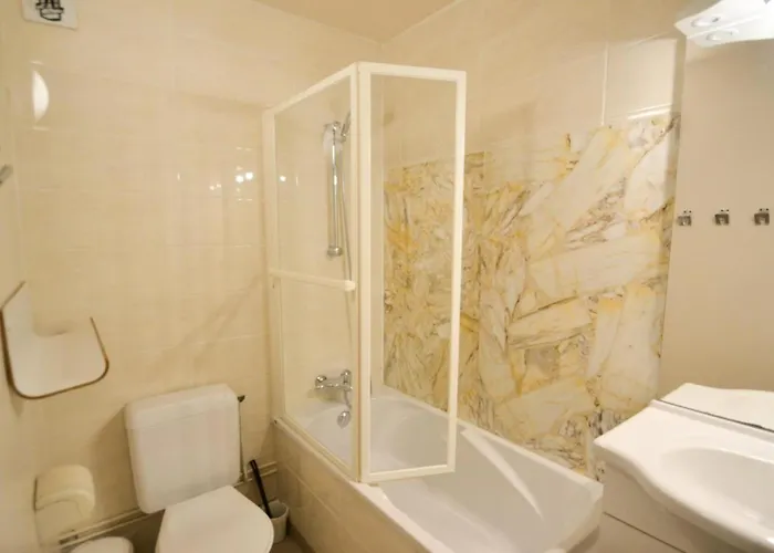 Le France - 2 Pers - Le France - 126fr - Plagne Centre Mae-9254 * La Plagne